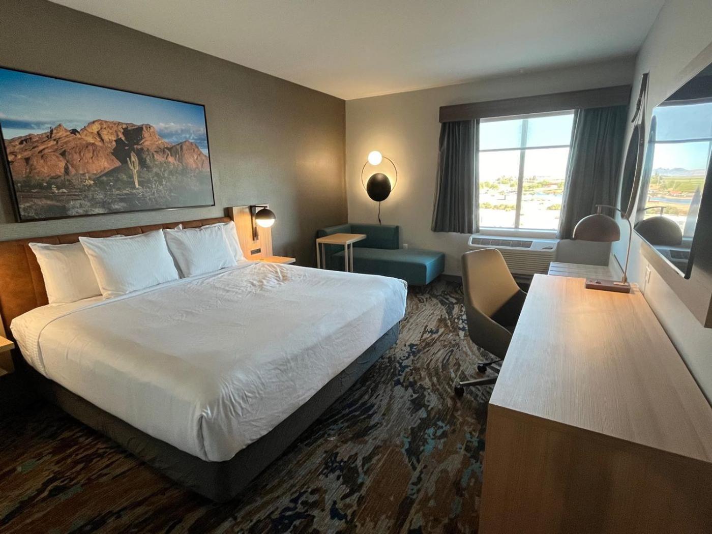 La Quinta Inn & Suites By Wyndham 优马 外观 照片