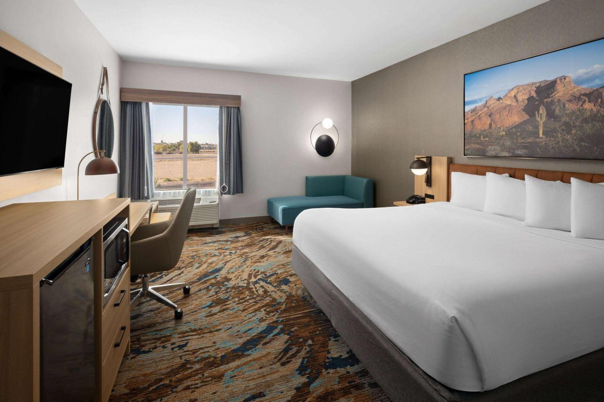 La Quinta Inn & Suites By Wyndham 优马 外观 照片